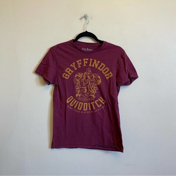Harry Potter S Gryffindor Quidditch short sleeve t-shirt Hogwarts - Picture 1 of 7
